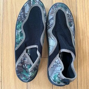 Field&streams water shoes